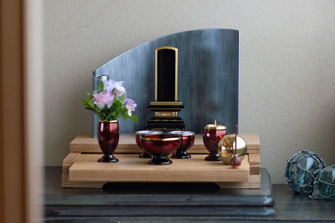コーディネート#8 モダンの寝室に調和する「伝統位牌の手元供養」